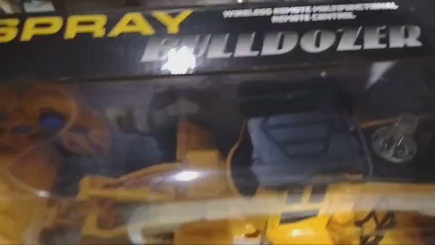 The Perseids Remote Control Bulldozer – 1/16 Scale