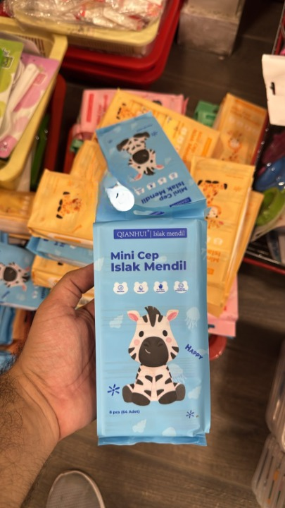Mini Wipes - 8 mini packets in a Pack | Random Color